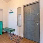 Daire Wagner Estate Feel The Old Town Vibe