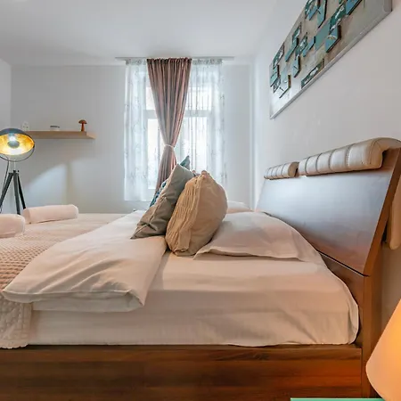 Wagner Estate Feel The Old Town Vibe * Brassó