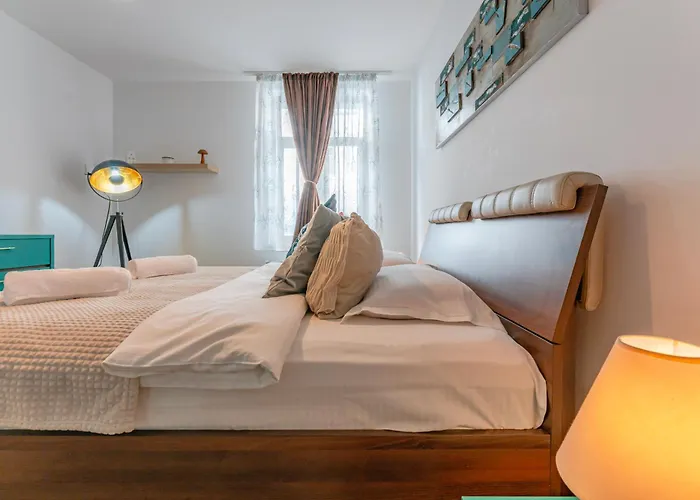 Wagner Estate Feel The Old Town Vibe * Brassó